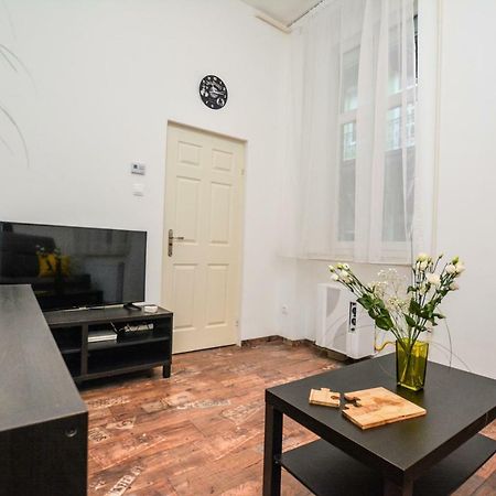 Timeless Apartment With Free Private Parking Budapest Exterior foto