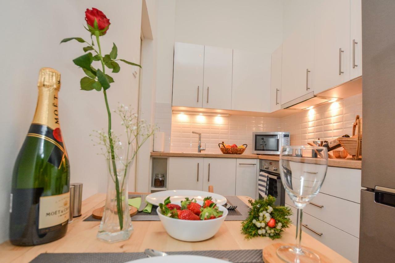 Timeless Apartment With Free Private Parking Budapest Exterior foto