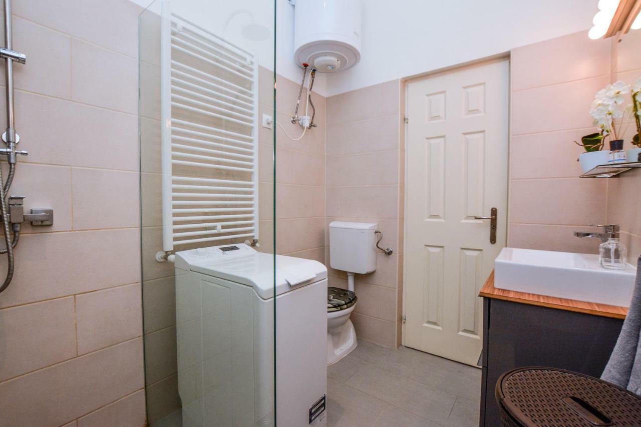 Timeless Apartment With Free Private Parking Budapest Exterior foto